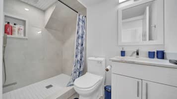 Shower, bidet, towels, soap