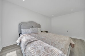 5 Schlafzimmer, Bügeleisen/Bügelbrett, WLAN, Bettwäsche