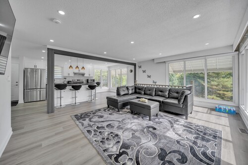 Beautiful Villa on Hill