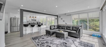 Beautiful Villa on Hill