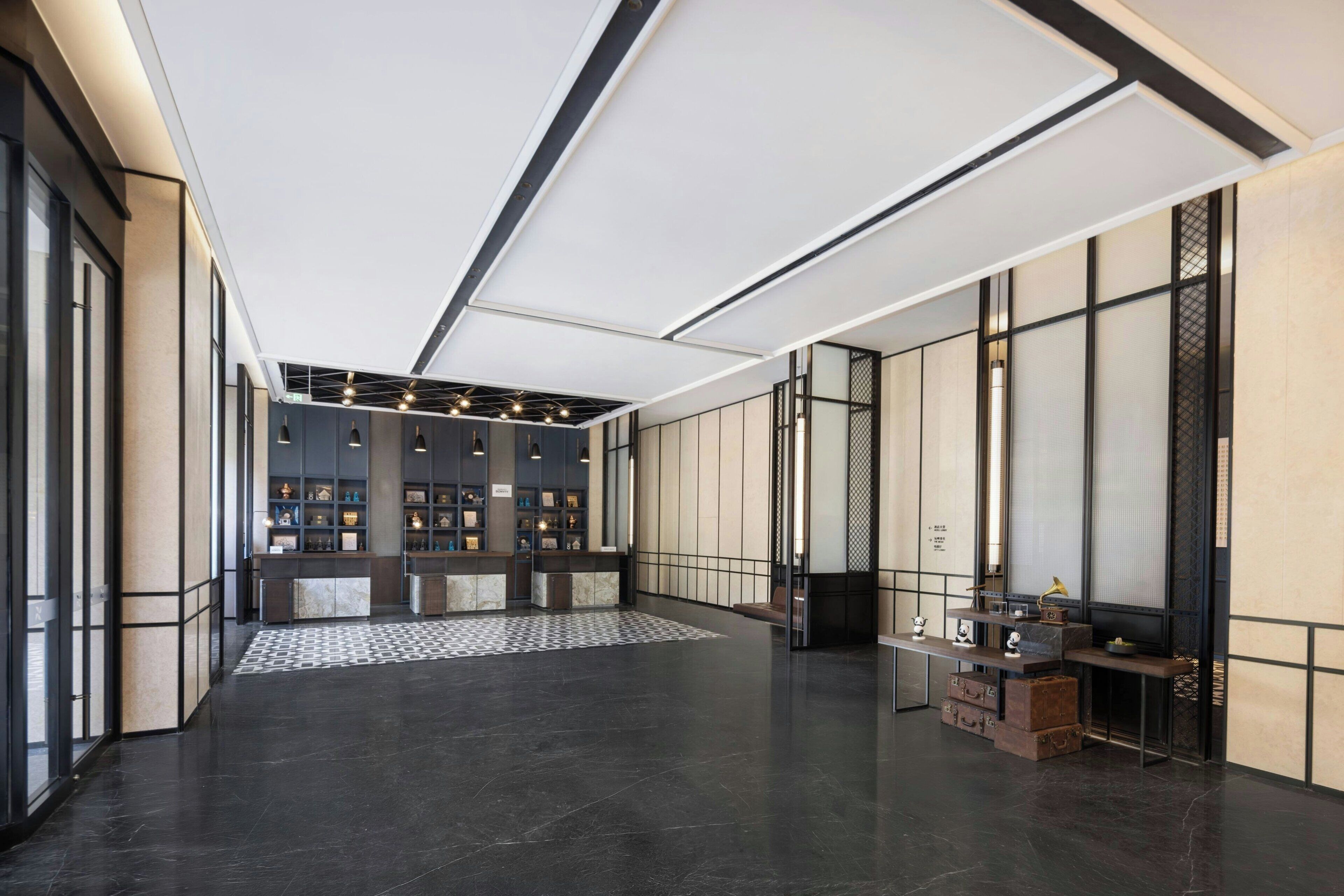 Lobby-lounge