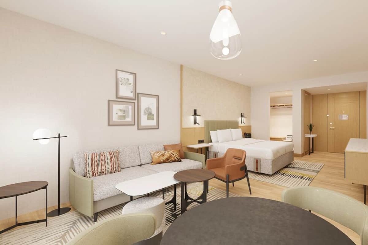 Deluxe Room, 1 King Bed with Sofa bed, City View