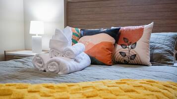 3 bedrooms, desk, iron/ironing board, free WiFi