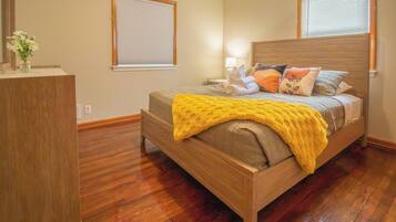 3 bedrooms, desk, iron/ironing board, free WiFi