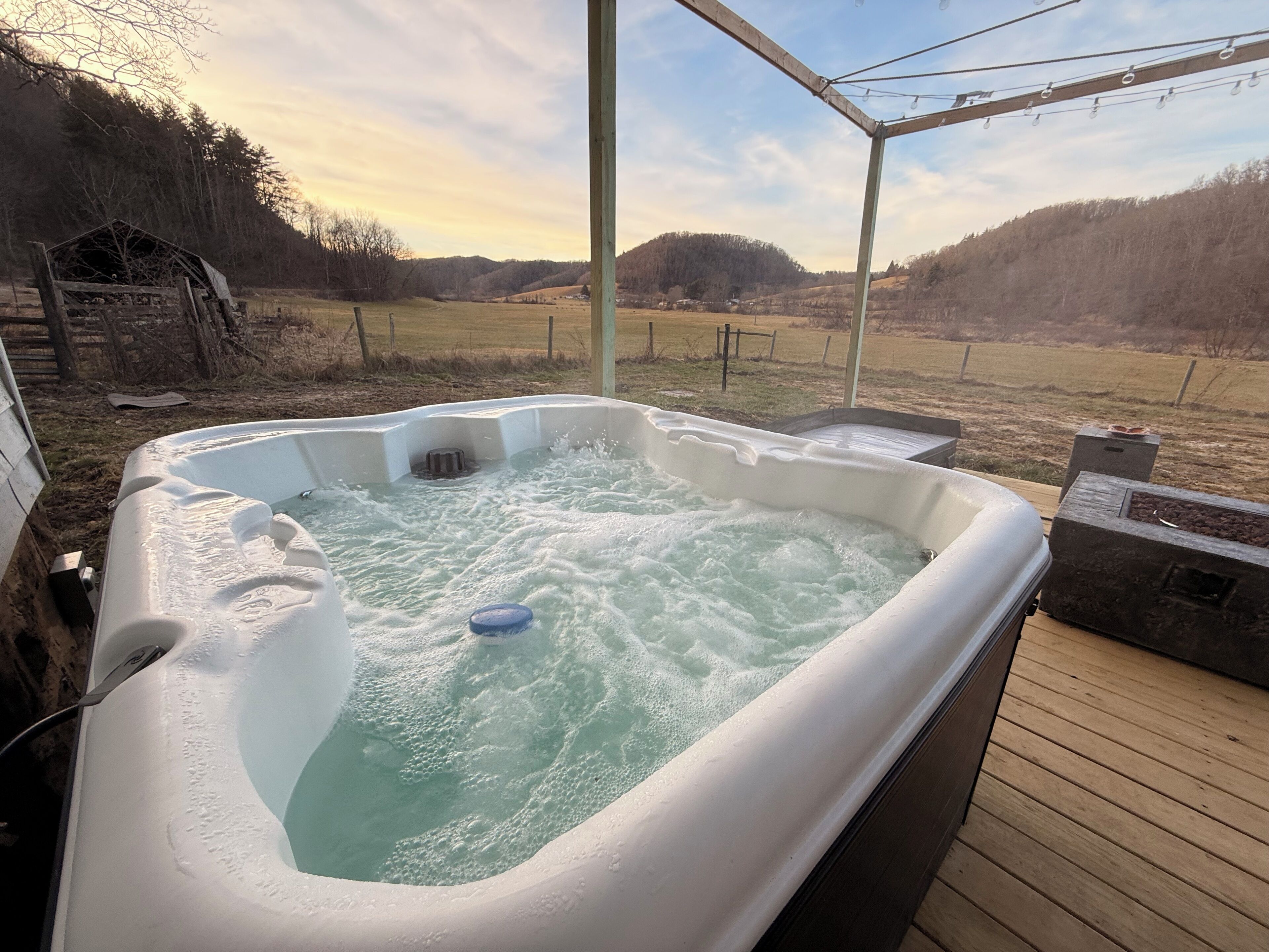 Outdoor spa tub