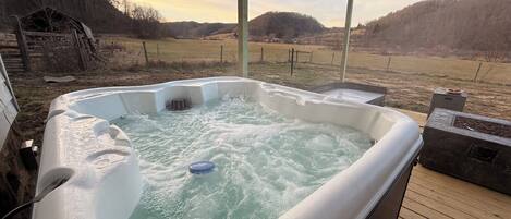 Outdoor spa tub