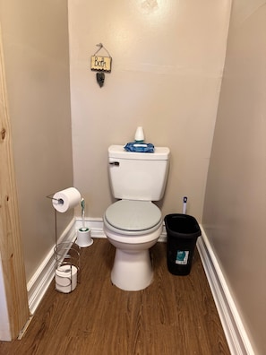 Handtücher, Seife, Toilettenpapier
