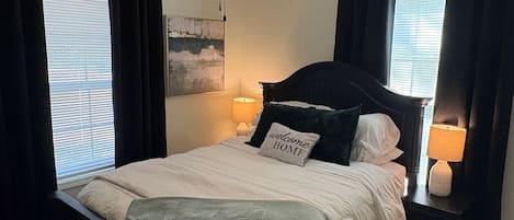3 bedrooms, iron/ironing board, Internet, bed sheets