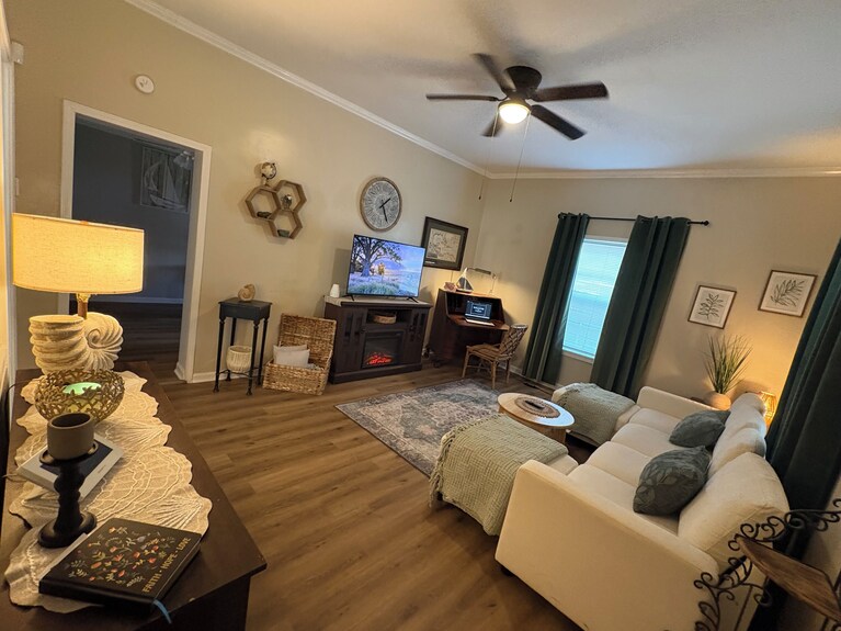 Cozy 3-bedroom Cottage In Beautiful Gulfport With Ac - Gulfport, MS