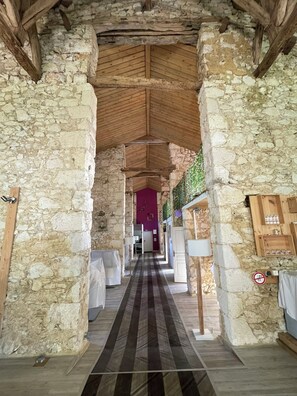 Interior - Charming estate with swimming pool - Group gîte for 15 people. (Castéra-Verduzan)
