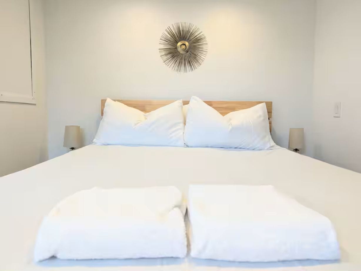 2 bedrooms, iron/ironing board, WiFi, bed sheets