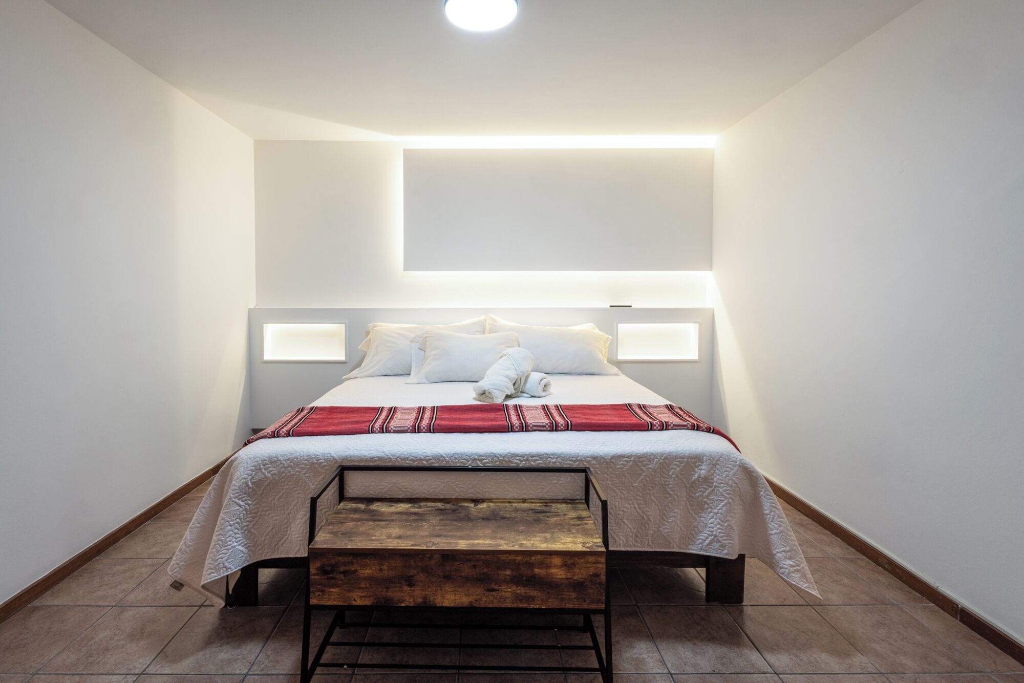 1 bedroom, iron/ironing board, internet, bed sheets