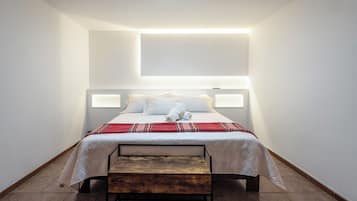 1 bedroom, iron/ironing board, internet, bed sheets