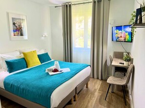 Room - hôtel la fregate (Canet-en-Roussillon)