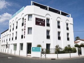 Front of property - hôtel la fregate (Canet-en-Roussillon)