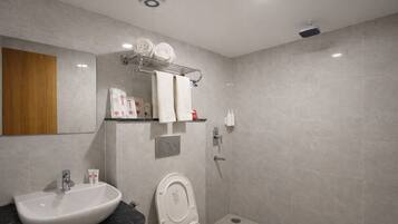 Deluxe Room | Bathroom