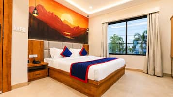 Premium Room | Desk, laptop workspace, iron/ironing board, free WiFi