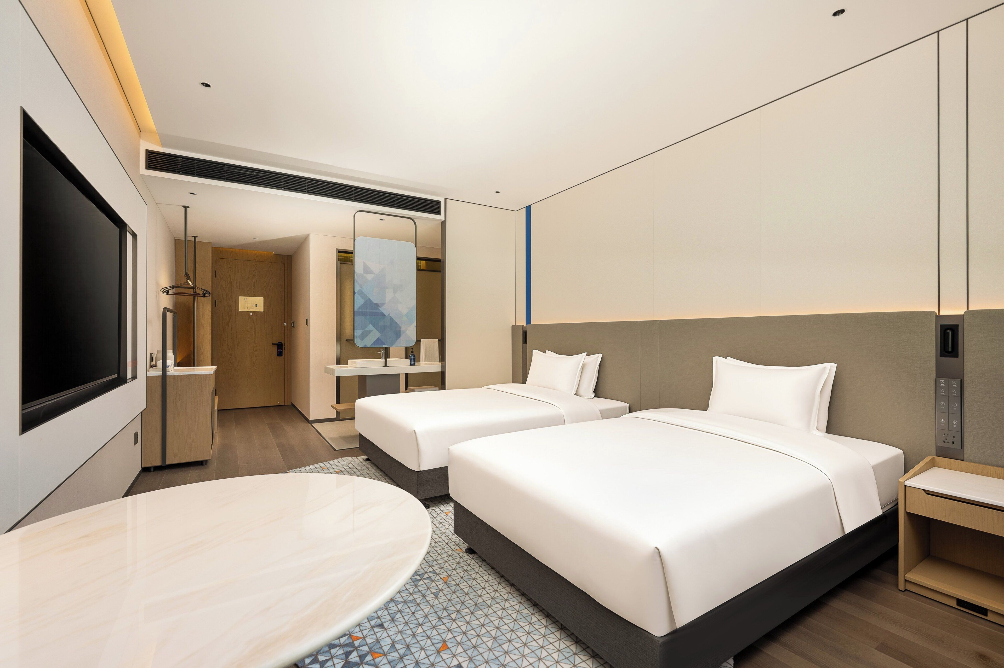 1 Queen And 1 Double Standard River View