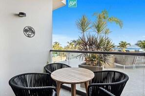 Terrace/patio - Zantamar 104B: Beachfront Studio Steps to Ocean (Cruz de Huanacaxtle)