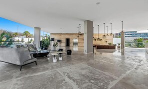 Terrace/patio - Narval: Oceanfront 2BR w Pool + Beach Access (Bucerías)