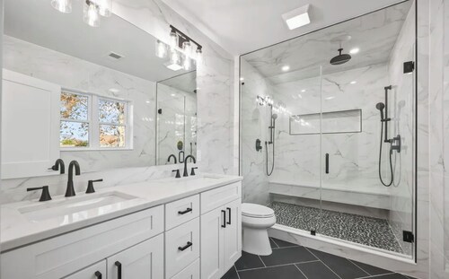 Salt Air Escape Beautiful 4-bedroom house in charming Long Branch