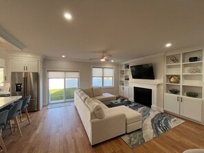 Interior - Salt Air Escape Beautiful 4-bedroom house in charming Long Branch (Long Branch)