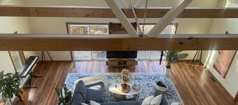 Delightful 4-bedroom Plus House in  East Chatham with Pool, Sauna and AC