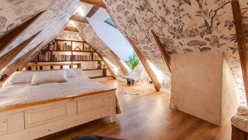 Twin Room | Down duvets, iron/ironing board, free WiFi, bed sheets