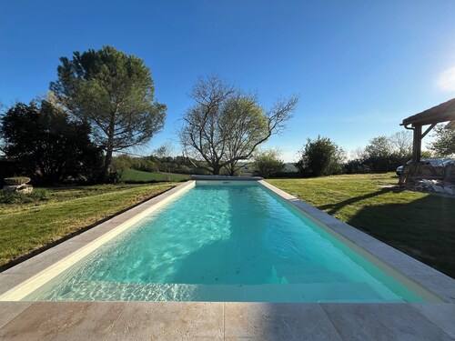 Family house 14pers, air conditioning, swimming pool and wifi