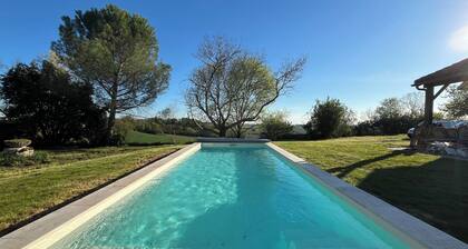 Family house 14pers, air conditioning, swimming pool and wifi