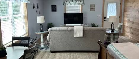 Smart TV, fireplace