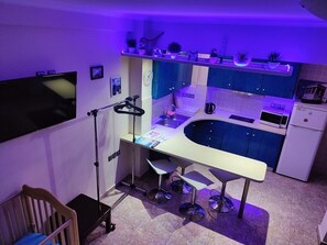 Private kitchen - Cozy apart Kontouli - Perfect studio apartment-5 min walk from Acropolis (Athina)