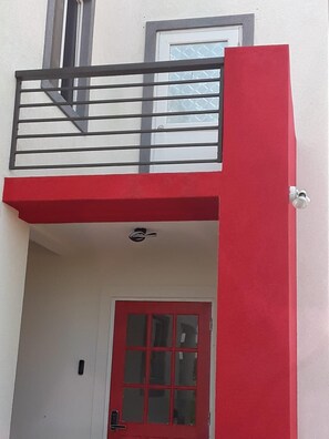 Exterior detail - Cozy 1-bedroom apartment in a wonderful Gittens Close Rock Hall location (Six Roads)