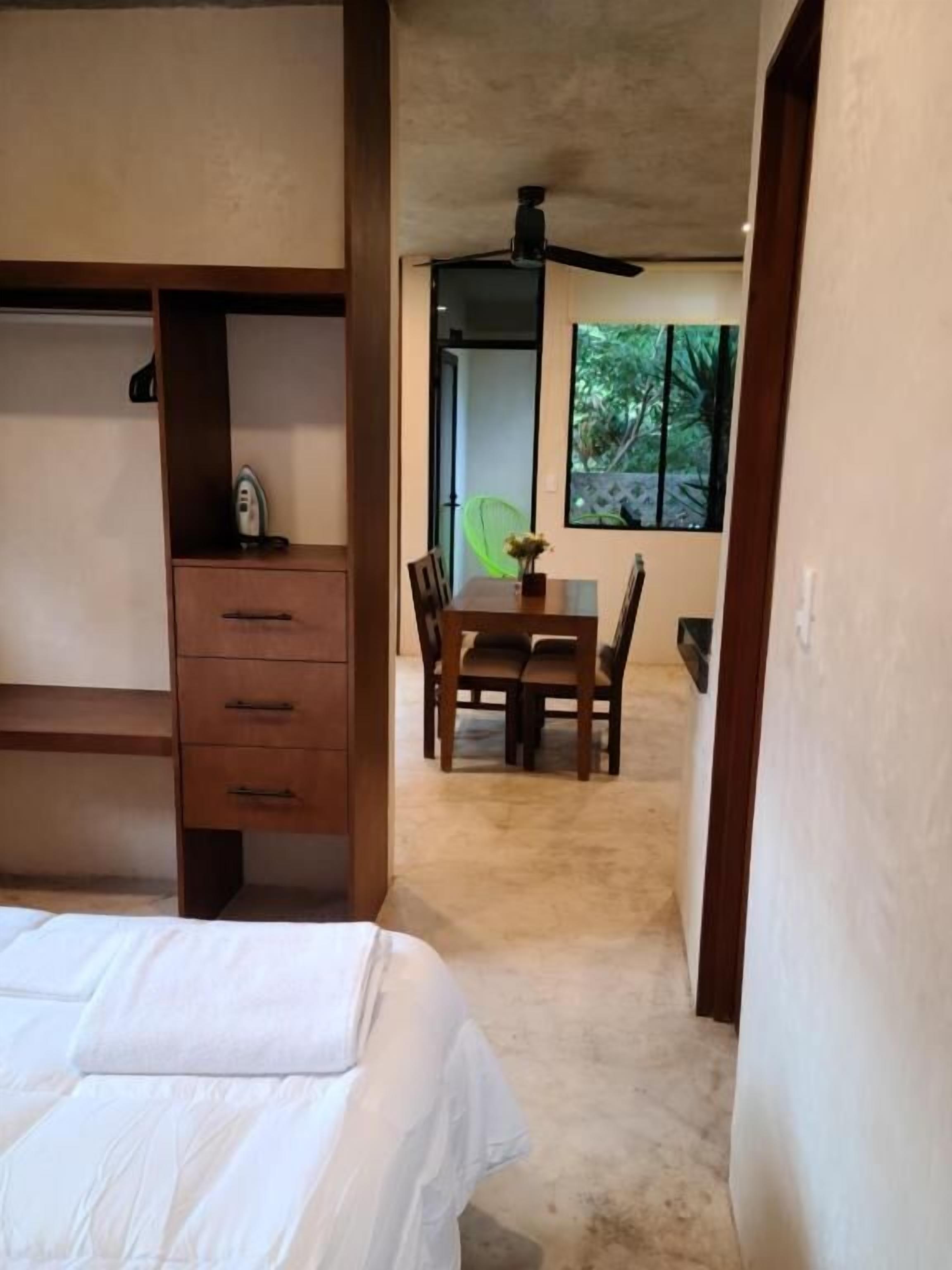 Leilighet, balkong, hageutsikt