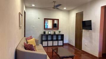 Leilighet, aircondition, hageutsikt | Oppholdsområde