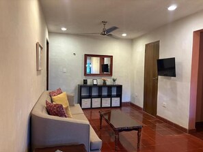 Leilighet, aircondition, hageutsikt | Oppholdsområde