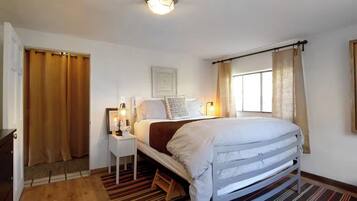 1 bedroom, desk, iron/ironing board, free WiFi