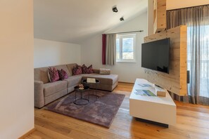 TV - Apartment Sodalit in Haus Alpenblick (St. Wolfgang)