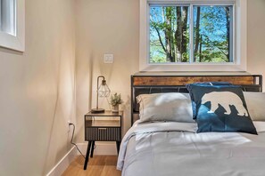 Tabla de planchar con plancha, wifi y ropa de cama 