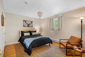 3 habitaciones, tabla de planchar con plancha, internet y ropa de cama 