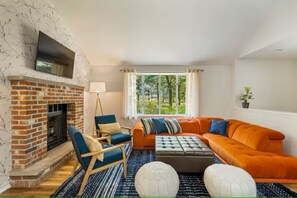 Living area - The Green Utopia w/Hot tub & FirePit by Kalahari (Long Pond)