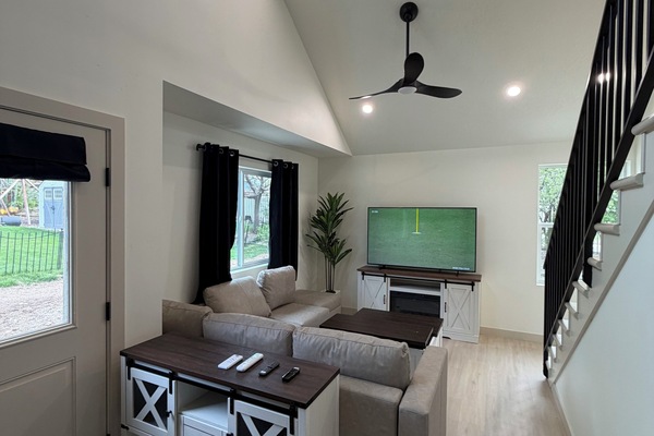 Smart TV, fireplace