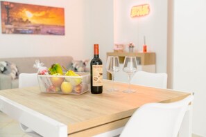 Dining - Levante Eight sea view apartment (Bari)