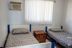 WiFi, bed sheets - Oceanfront Condo with VIEWS - super central along Malecon. Walk everywhere! (Mazatlán)