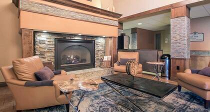 Wisconsin Dells Family Stay with Water Park Access & Spacious 2BR Suite