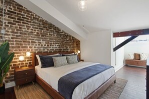 10 soverom, skrivebord, strykejern/-brett og wi-fi (inkludert)