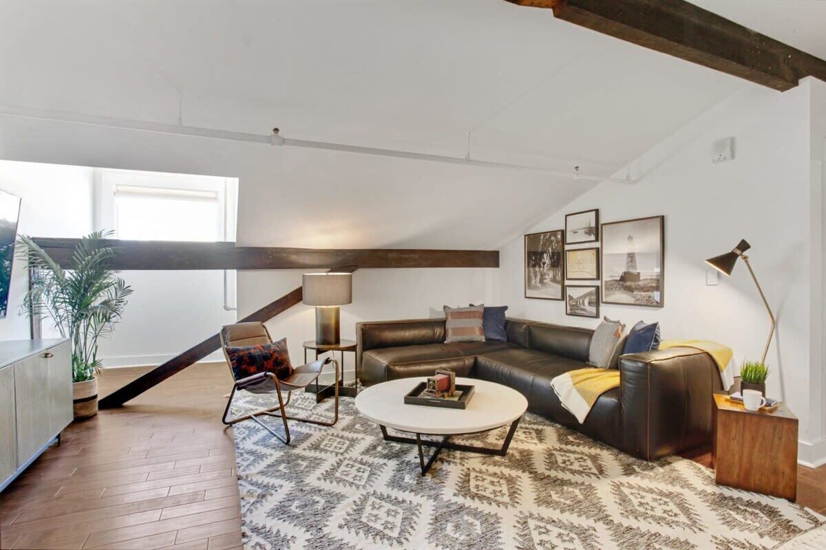 10br Downtown Savannah Combo | Walk To Nightlife - Savannah, GA