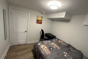 3 Schlafzimmer, Schreibtisch, Bügeleisen/Bügelbrett, kostenloses WLAN