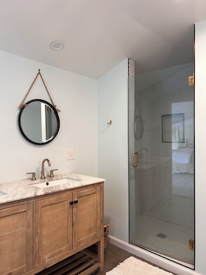 Shower, hair dryer, towels, soap - Welcome to the Red Barn House: 3BR 2BA country living in Santa Ynez Valley (Santa Ynez)