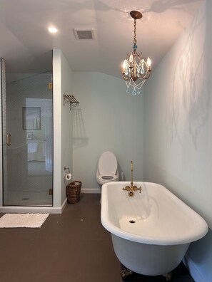 Shower, hair dryer, towels, soap - Welcome to the Red Barn House: 3BR 2BA country living in Santa Ynez Valley (Santa Ynez)